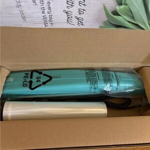 Versa Compact hand held thermal food sealer